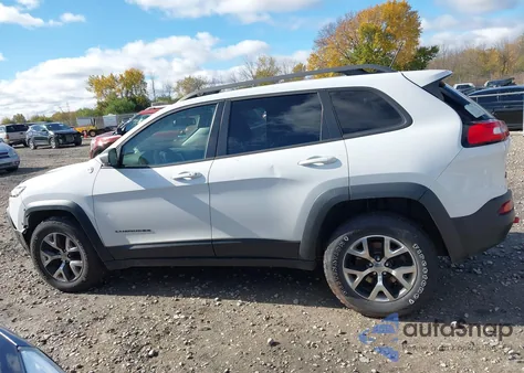 2015 Jeep Cherokee Trailhawk из США, поврежденный, VIN 1C4PJMBS4FW660131